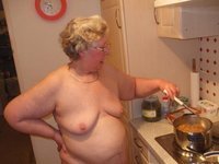 Nude cooking
