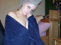 Amateur wife posing at bedroom