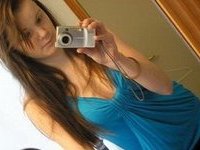 Busty teen Carolina takes nude selfies