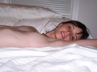 Amateur GF naked on bed