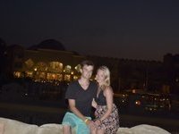 Young amateur couple at vacation