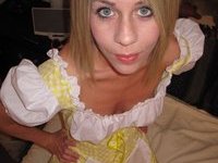 Young amateur blonde babe Jess