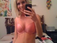 Young amateur blonde babe Jess