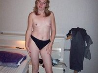 Amateur GF nude at bedroom