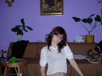 Amateur girl posing nude at home
