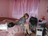 Russian amateur wife posing nude at home