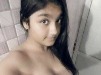 busty indian teen selfie