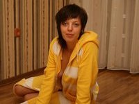 Russian amateur wife naked at home