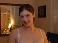 American wife naked posing pics