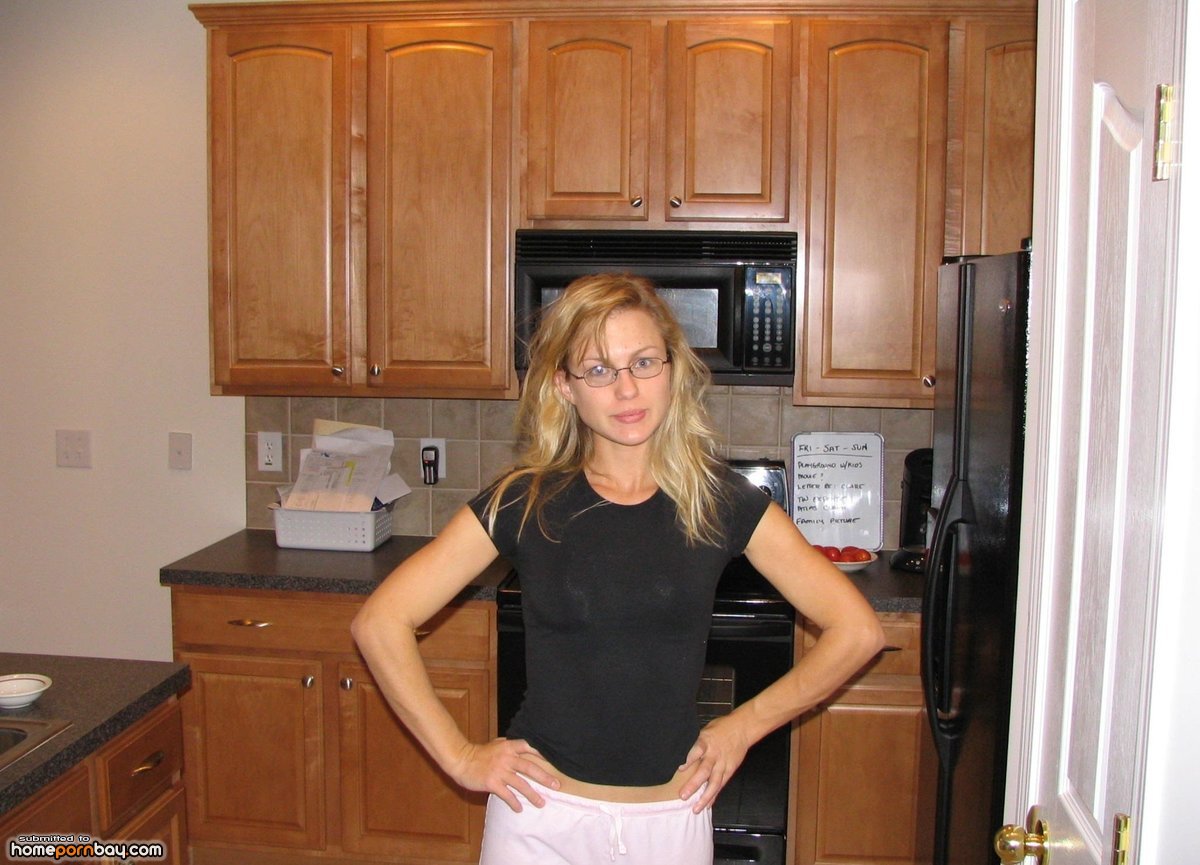 https://m.homepornbay.com/album/blonde-amateur-wife-posing-and-sucking6