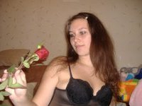 Flowers on her nice amateur pussy