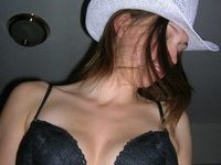 amateur wife shows gorgeous body