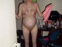 pregnant redhead girl nude pics