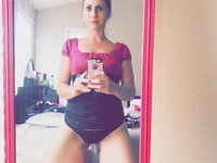 Homemade selfies from hot blonde