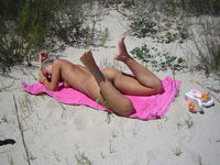 skinny blonde GF outdoor nude pics