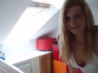 Hot selfies from blond wife
