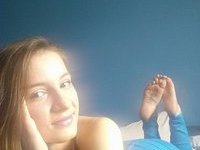 Young amateur slut shows her ass and feet
