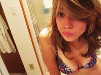 Cute amateur teen babe