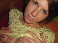 Amateur wife Candice posing on bed