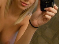 Blond babe Juliette hot selfies