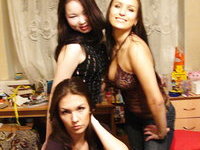 Hot amateur GF alone and with friends