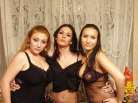 Hot amateur GF alone and with friends