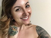 Tattoed amateur GF Lisa