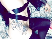 Curvy tattooed bdsm loving girl