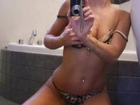 Sexy amateur MILF nude selfies