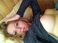 Teen with gorgeous tits nude selfies