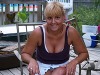 Blonde amateur MILF