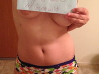 Teenage amateur GF making selfies