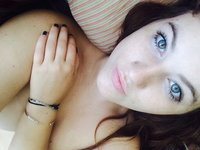 Young amateur GF with pretty eyes