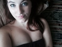 Young amateur GF with pretty eyes