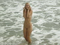 Cute young blonde GF nude posing pics