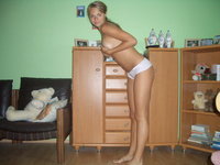 Teenage GF nude in her room