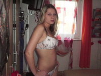 Young amateur blonde GF hot homemade pics