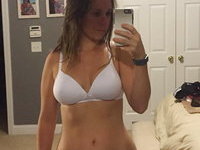 US amateur wife loves to show off