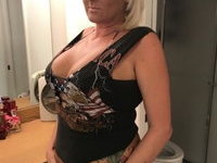 Mature amateur blonde wife sexlife