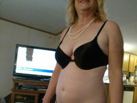 Mature amateur wife Paula