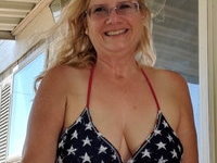 Mature amateur wife Paula