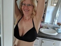 Mature amateur wife Paula