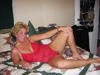 Blonde amateur wife posing nude