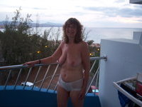 Mature UK wife Terri