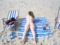 Amateur wife sunbathing naked