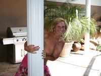 Sexy busty mature mom posing naked on fresh air