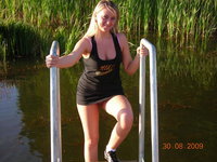 Blond wife outdoor nude pics