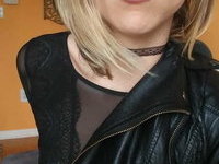 Tattoed amateur blonde MILF pics collection