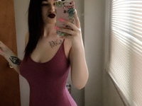 Amateur wife Haley selfies