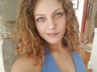 Curly amateur teen babe